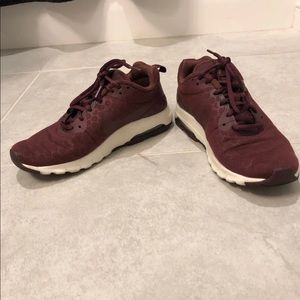 Women’s Nike 6.5 burgundy